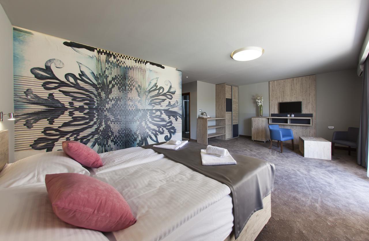 Buna Motel Kolo מראה חיצוני תמונה