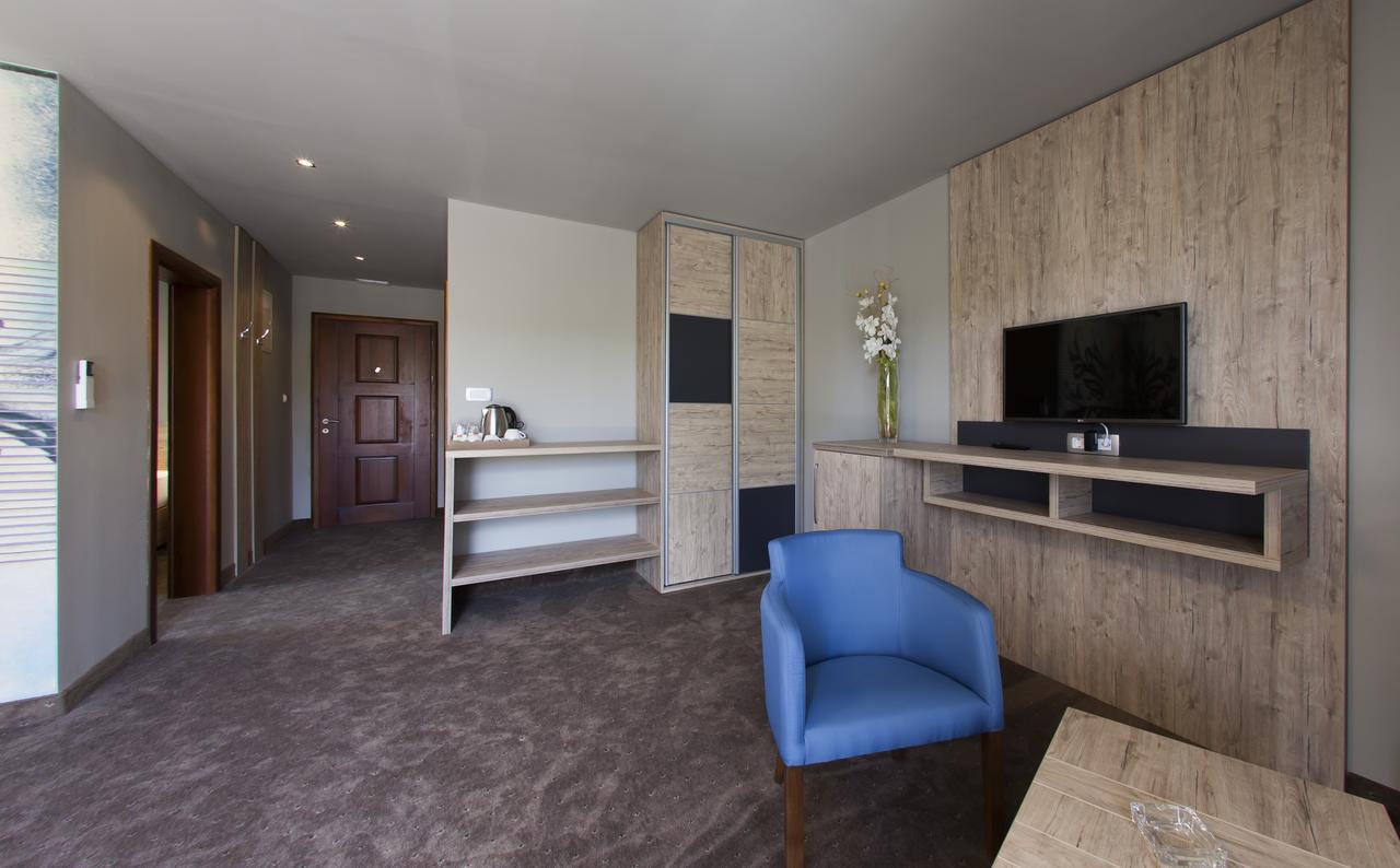 Buna Motel Kolo מראה חיצוני תמונה